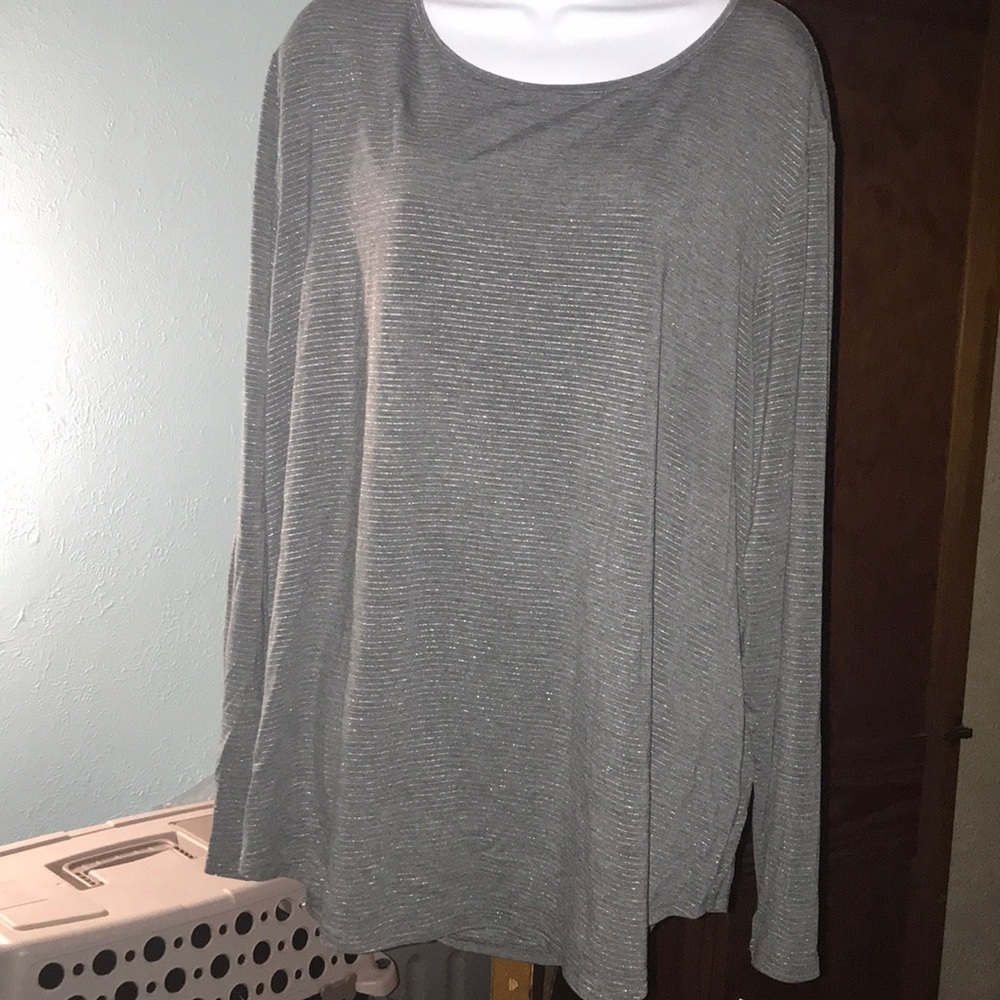 ‼️ NWT!! Very stretchy & comfortable Apt. 9 top!‼️